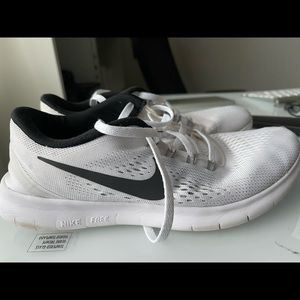 Nike free run white